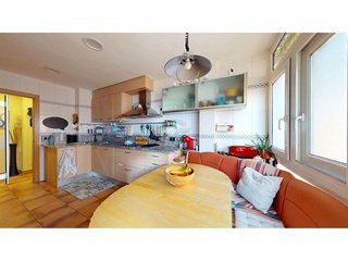 Piso en venta en Eixample Nord – La Devesa en Girona