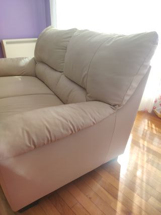Sofá de piel beige 2 plazas