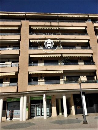 Local comercial en alquiler en Centre en Tortosa