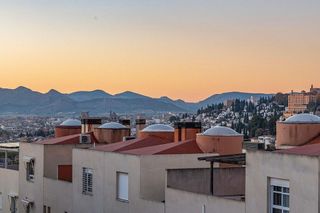 Casa adosada en venta en Bola de Oro - Serrallo en Granada