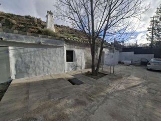 Chalet en venta en Baza