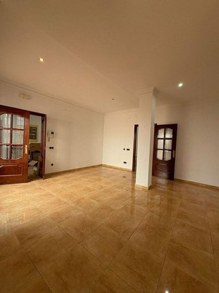 Chalet en venta en Carmona