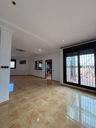Chalet en venta en Carmona