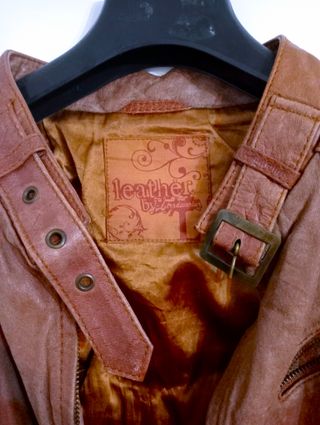 Chaqueta piel auténtica mujer. corazón plata-oro