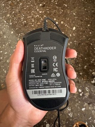 Ratón Gaming Razer DeathAdder y funda apple iphone