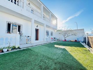 Chalet en venta en La Granja-La Colina-Los Pastores en Algeciras
