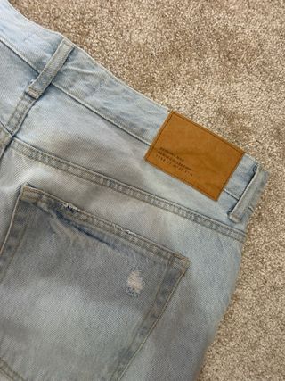 Vaqueros cortos Bershka rotos hombre Talla M