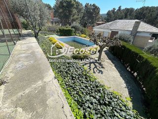 Chalet en venta en Vallirana