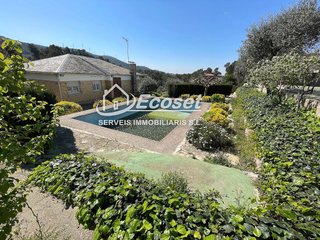 Chalet en venta en Vallirana