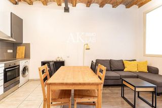 Piso en venta en El Raval en Barcelona