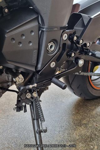 Estriberas retrasadas KAWASAKI Z800 / E 2013 2016
