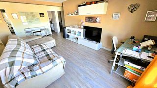 Piso en venta en La Torre en Valencia