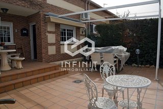Casa pareada en venta en Villanueva de la Torre