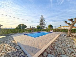 Chalet en venta en Espartinas