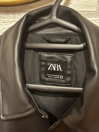 Chaqueta Zara Cuero Negra