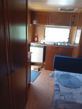 Caravana Adrià 750 kg