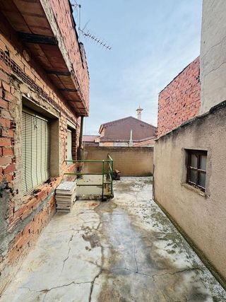 Casa adosada en venta en Consuegra