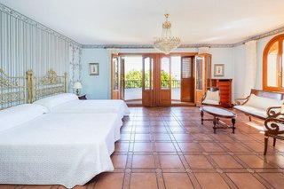 Chalet en venta en Baza