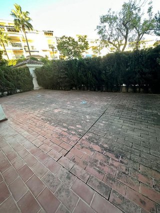 Piso en venta en Nueva Andalucía centro en Marbella