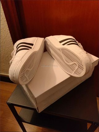 Adidas Superstar Talla 42 Blanco y Negro
