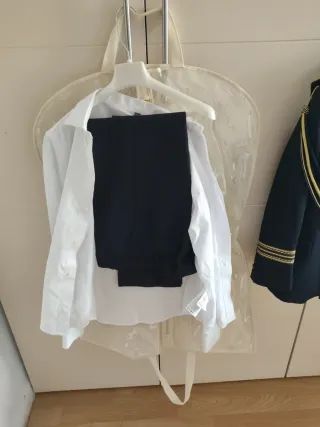 Traje de comunión El Corte Inglés azul.