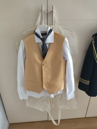Traje de comunión El Corte Inglés azul.