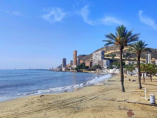 Piso en venta en Albufereta en Alicante