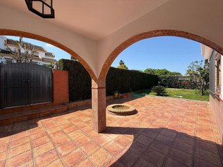 Chalet en venta en Bollullos de la Mitación