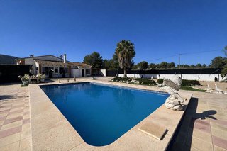 Casa en venta en Castalla