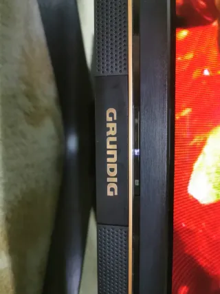 Smart TV Grundig 49 Negra
