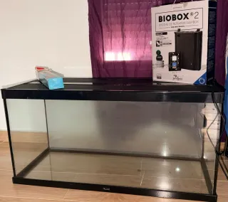 Pecera 200L Negra y Transparente