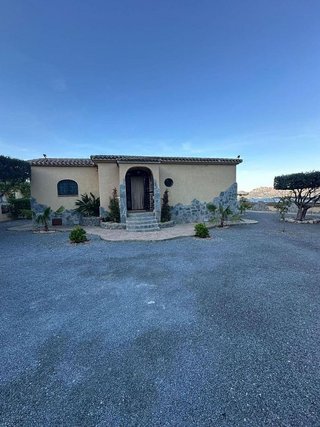 Chalet en venta en Polop