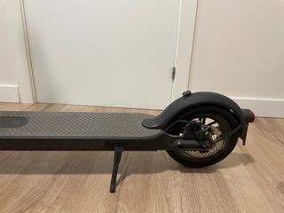 Patinete Eléctrico MI ELECTRIC SCOOTER ESSENTIAL