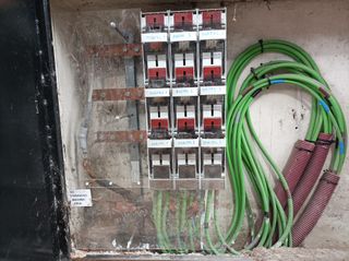Electricista autorizado Madrid. Reparaciones.
