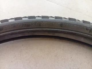 Juego cubiertas y cámaras para silla de ruedas.
