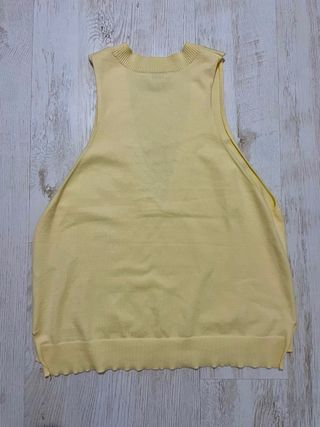 Chaleco amarillo Stradivarius
