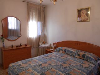 Se vende piso junto Avd. La Fama/Vistabella