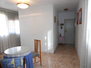 Se vende piso junto Avd. La Fama/Vistabella