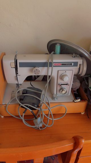 Máquina de coser IDEAL
