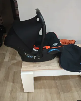 Maxi-Cosi Cabriofix + Adaptadores Bugaboo