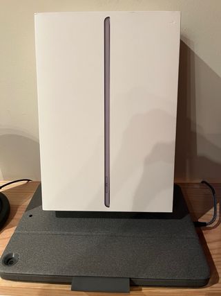 iPad 7ª Gen + Funda Teclado Logitech Combo Touch