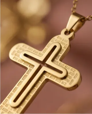 Crucifijo chapado en oro 18klt