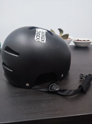 Casco y Protecciones Negro Mate Nuevos
