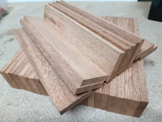 Lote 200 tablillas madera tropical