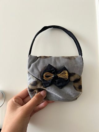 Vestido niña con bolso estampado