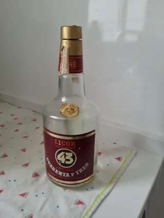 Botella Antigua Licor 43
