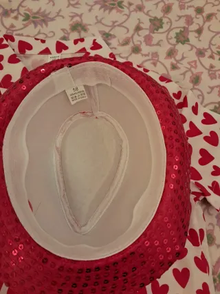 Disfraz niño camisa corazones y sombrero