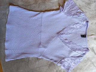 Camiseta SHEIN lila encaje talla M