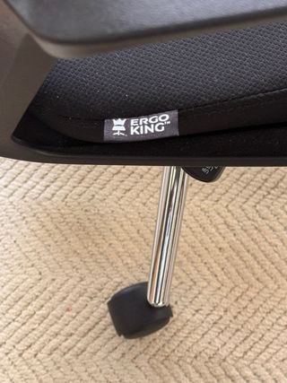Silla de oficina ergonómica negra