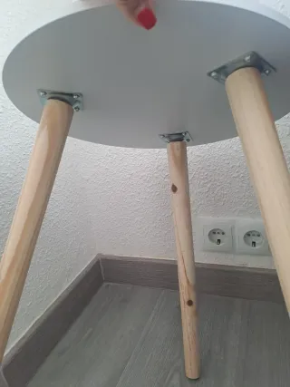 Mesa auxiliar blanca